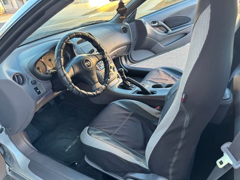 Used 2000 Toyota Celica GT w/ Upgrade Value Pkg FWD image 9