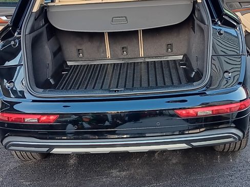 Used 2021 Audi Q5 2.0T Premium w/ Convenience Package image 6