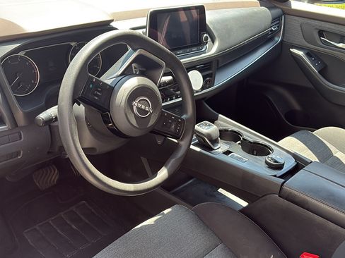Used 2023 Nissan Rogue SV AWD/4WD image 11