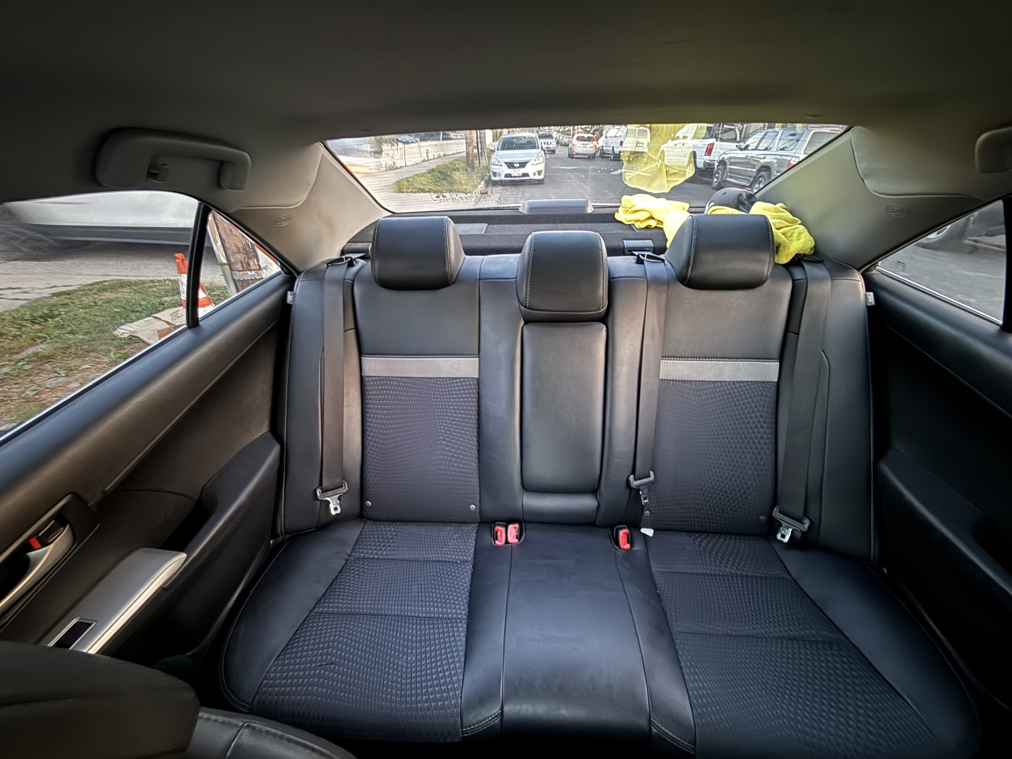 Used 2013 Toyota Camry SE FWD image 12