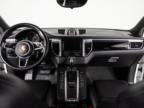 Used 2015 Porsche Macan Turbo AWD/4WD image 11