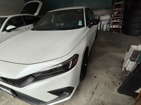 Used 2023 Honda Civic Sport image 4