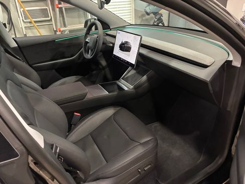 Used 2026 Tesla Model Y Long Range image 21