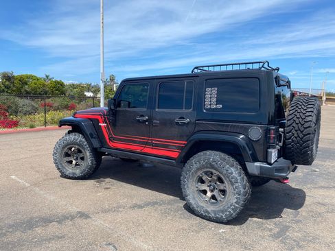 Used 2016 Jeep Wrangler Unlimited Rubicon AWD/4WD image 4