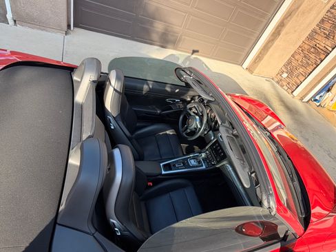 Used 2022 Porsche 718 Boxster image 8