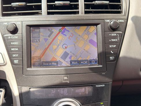 Used 2013 Toyota Prius V Five image 19