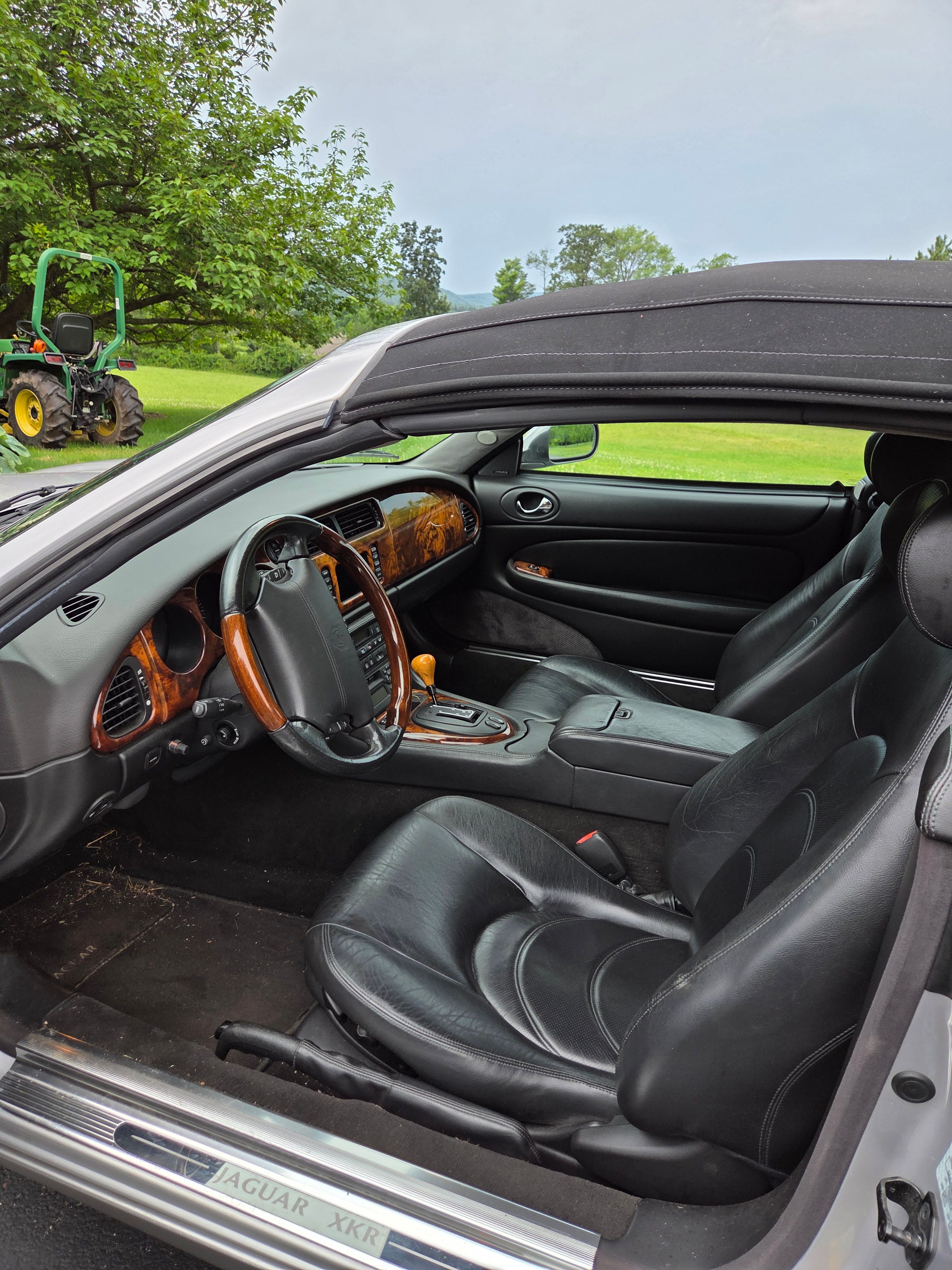 Used 2001 Jaguar XKR Convertible RWD image 8