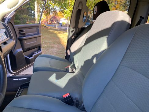 Used 2015 RAM 1500 Express image 9