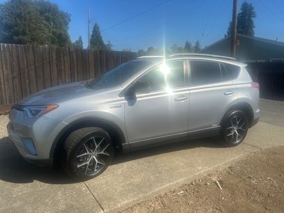 Used 2018 Toyota RAV4 SE