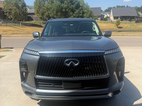 Used 2025 INFINITI QX80 Sensory AWD/4WD image 6