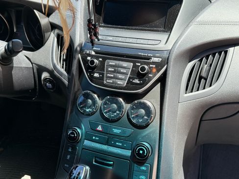 Used 2016 Hyundai Genesis 3.8 image 6