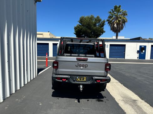 Used 2020 Jeep Gladiator Rubicon image 5