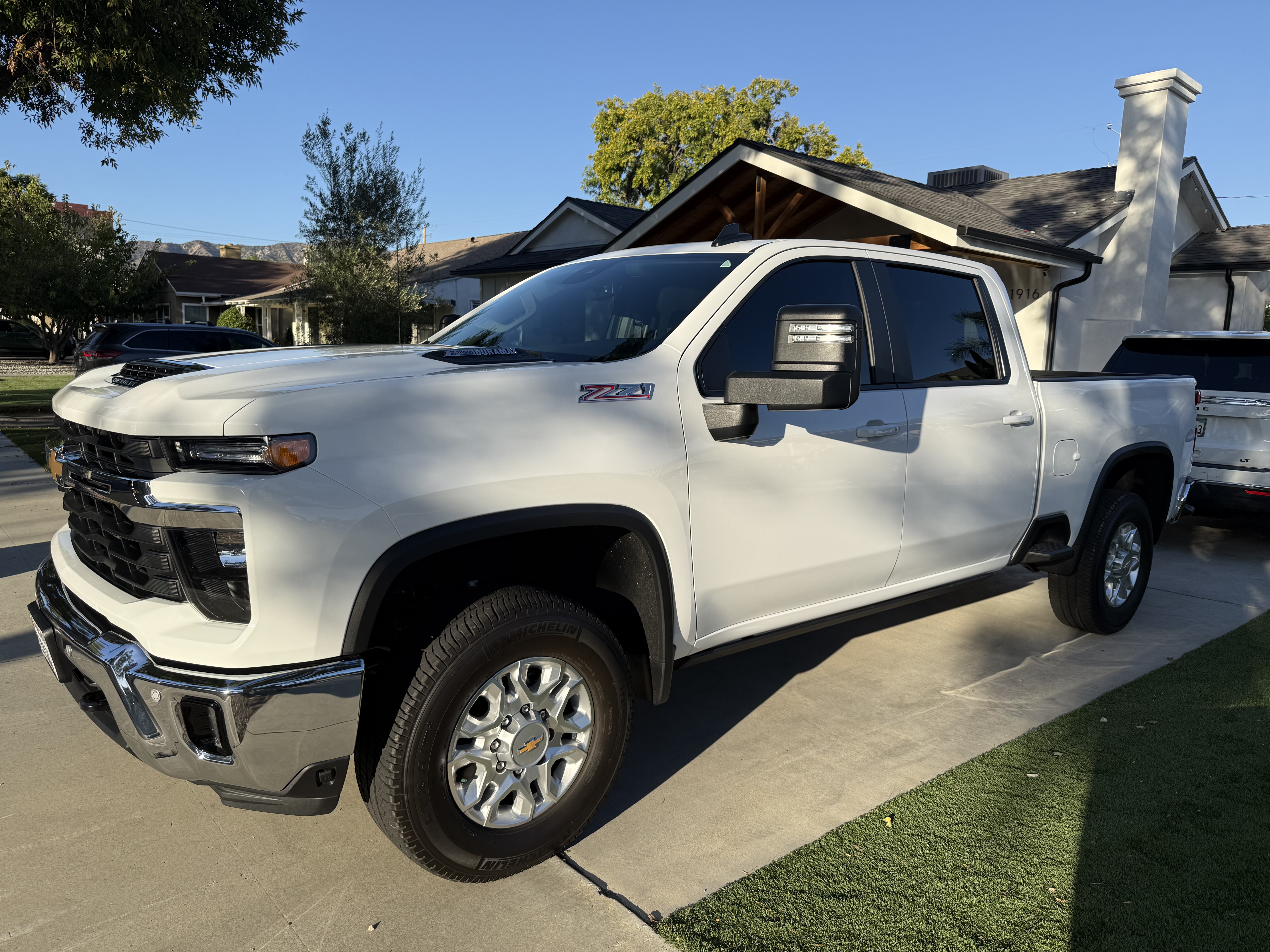 Used 2025 Chevrolet Silverado 2500 LT w/ All Star Edition AWD/4WD image 9