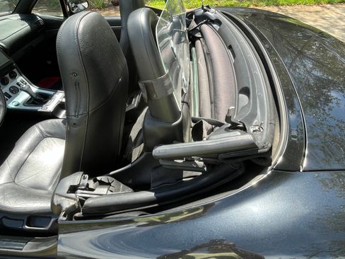 Used 2001 BMW Z3 3.0i RWD image 8
