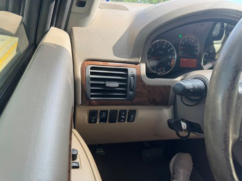 Used 2011 Nissan Armada Platinum image 16