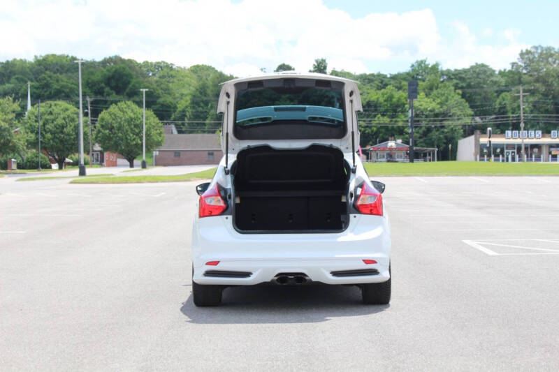 Used 2013 Ford Focus ST FWD image 10