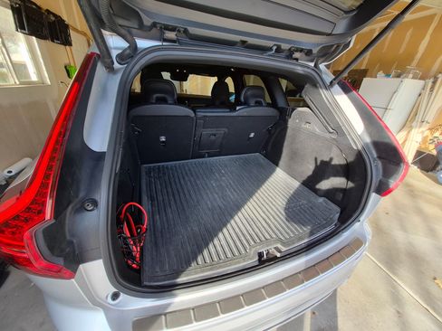 Used 2021 Volvo XC60 T5 R-Design w/ Protection Package Premier image 8