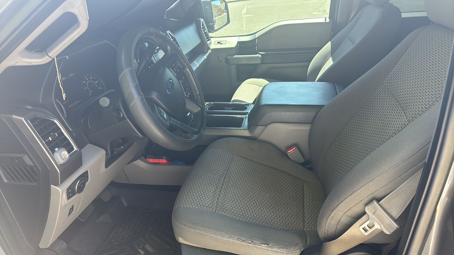 Used 2015 Ford F150 XLT w/ Equipment Group 301A Mid AWD/4WD image 10
