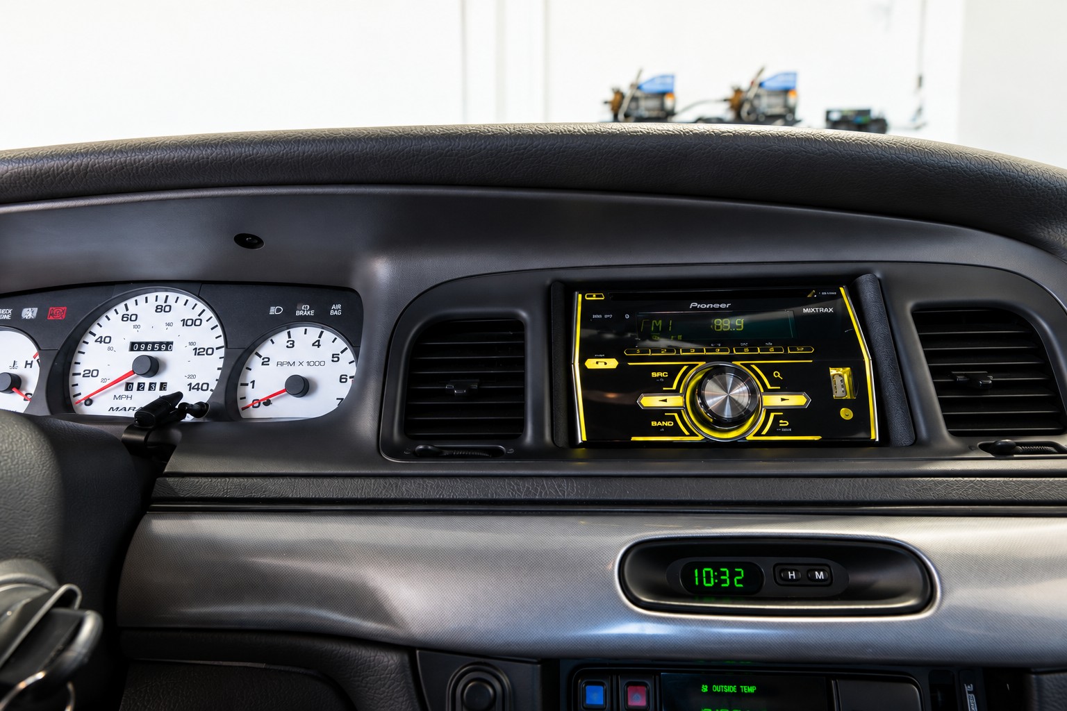 Used 2003 Mercury Marauder RWD image 13