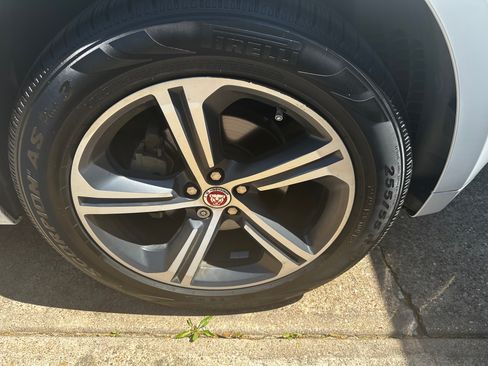 Used 2020 Jaguar F-PACE Checkered Flag image 6