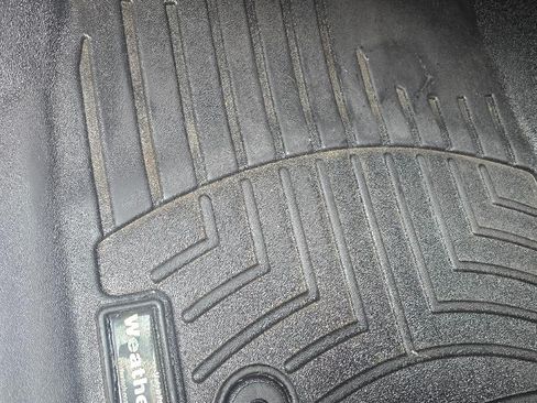 Used 2013 Toyota Sequoia SR5 AWD/4WD image 9
