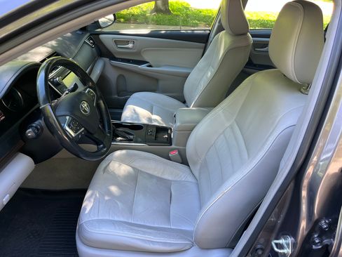 Used 2016 Toyota Camry XLE w/ Convenience Package FWD image 14