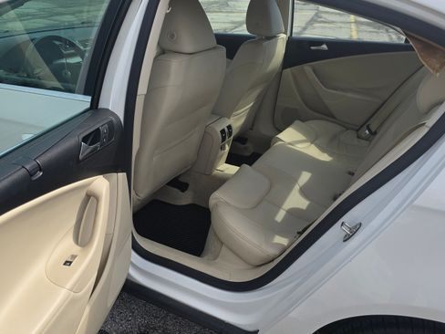 Used 2009 Volkswagen Passat Komfort image 8
