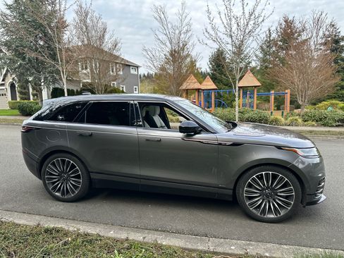 Used 2018 Land Rover Range Rover Velar image 16