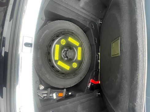 Used 2015 Audi A8 L 4.0T w/ Premium Package image 22