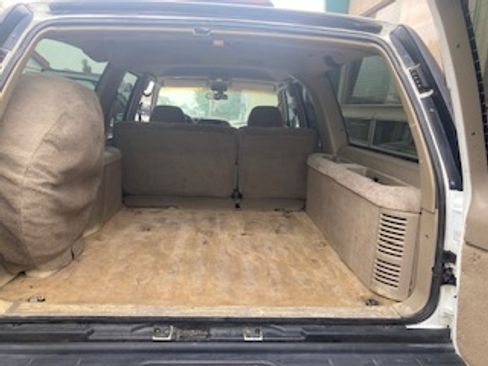 Used 1996 GMC Suburban 2500 image 13