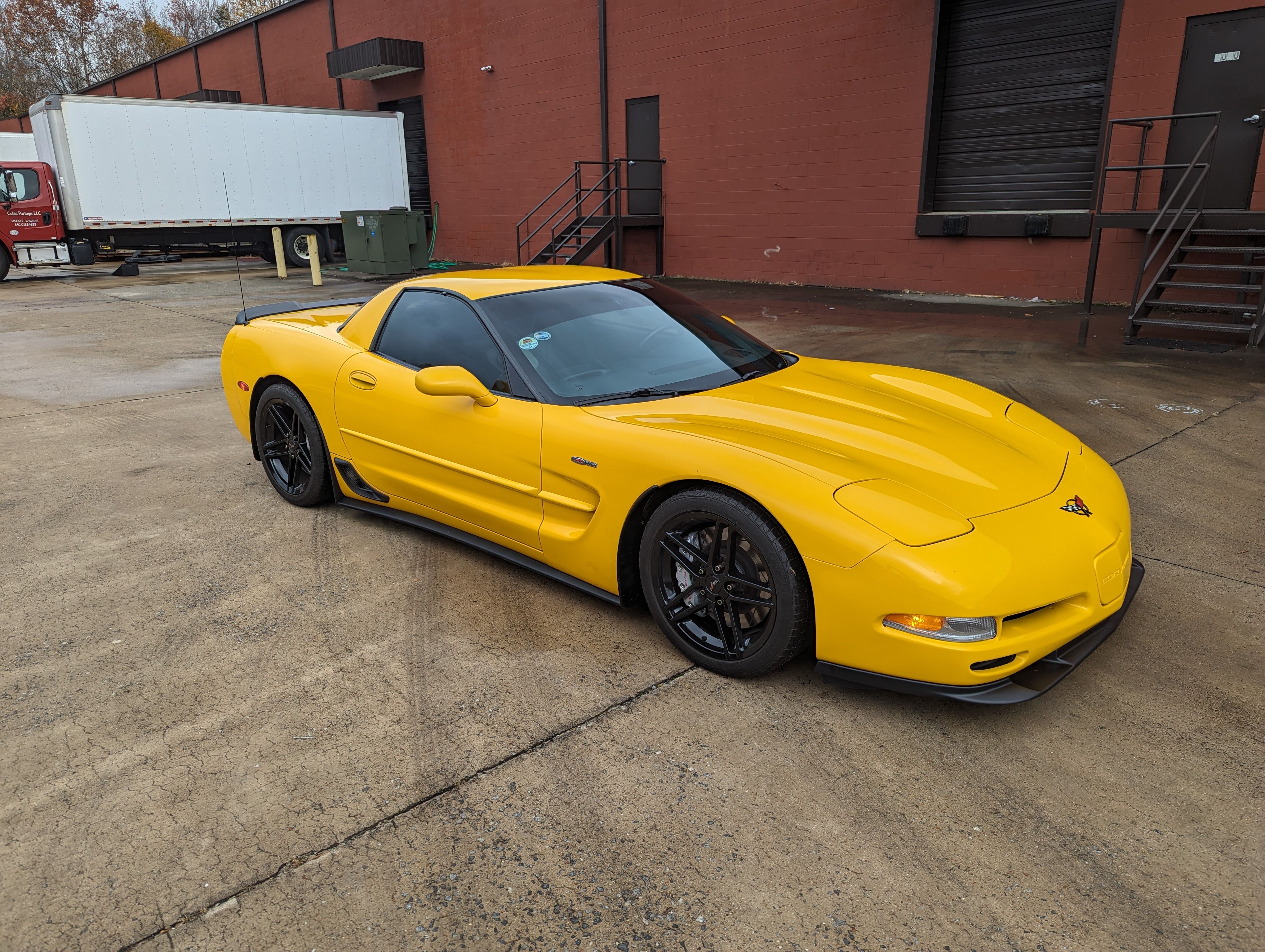 Used 2004 Chevrolet Corvette Z06 w/ Memory Package RWD image 2