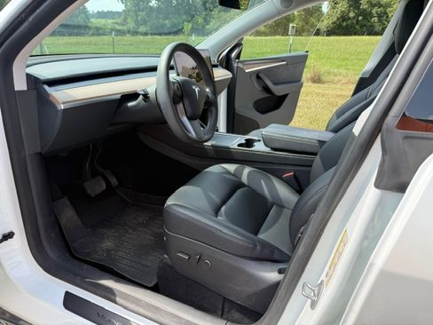 Used 2023 Tesla Model Y Long Range AWD/4WD image 14