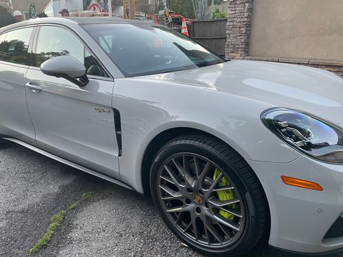 Used 2019 Porsche Panamera 4 image 2