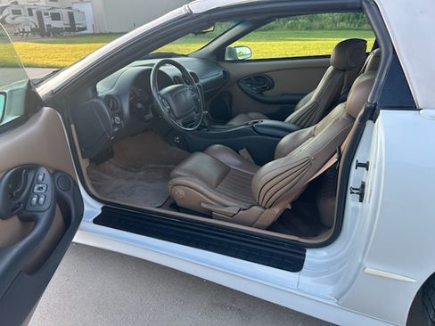 Used 1995 Pontiac Firebird Trans Am RWD image 17