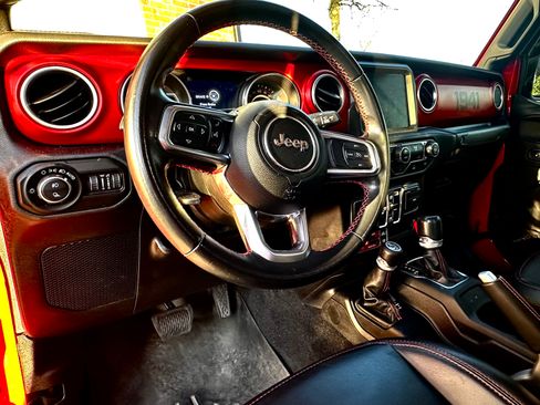 Used 2020 Jeep Gladiator Rubicon image 11