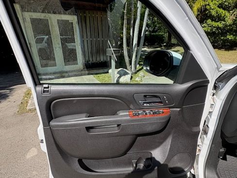 Used 2013 Chevrolet Tahoe LT image 14