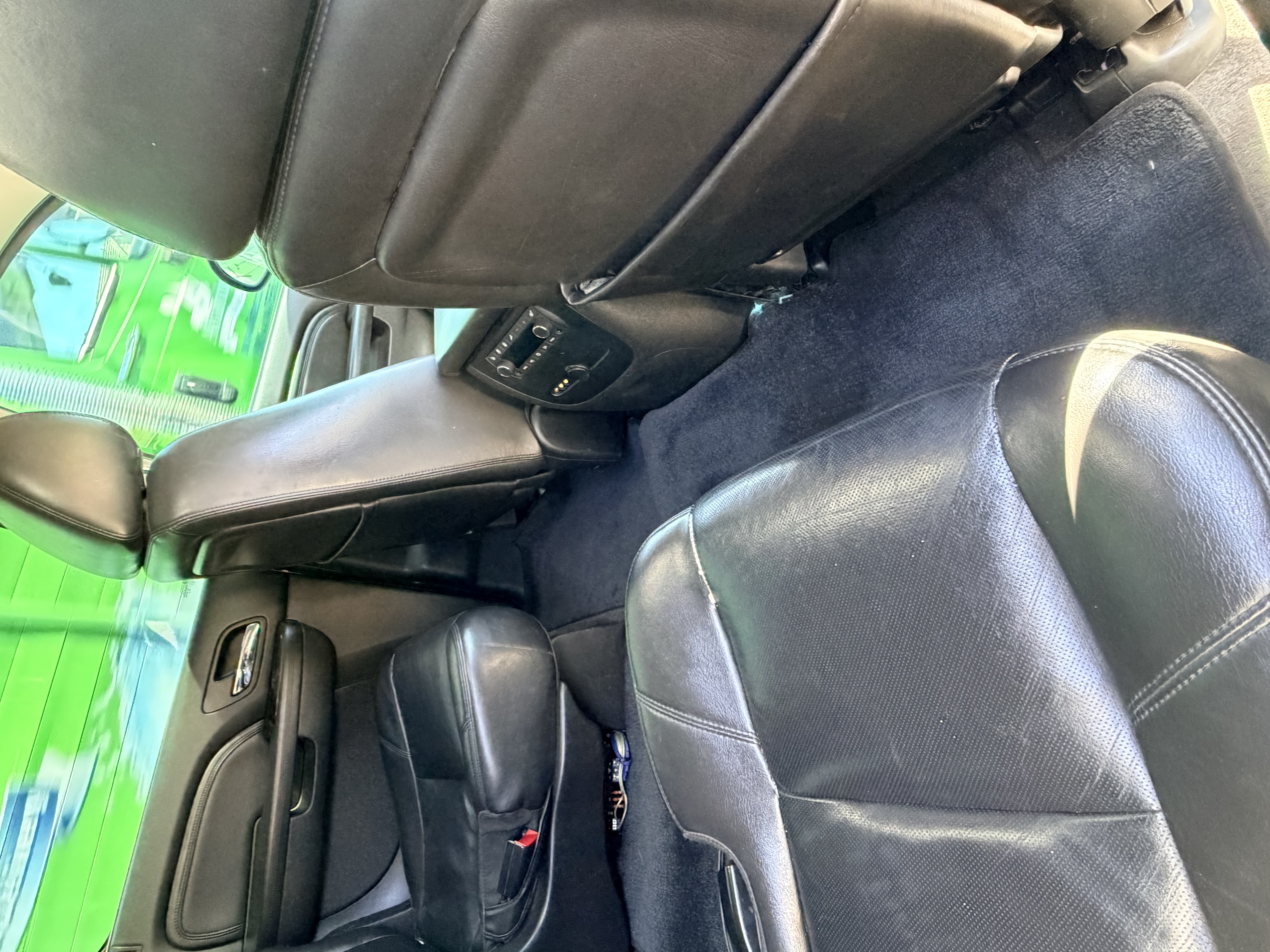 Used 2010 GMC Yukon XL Denali AWD/4WD image 12