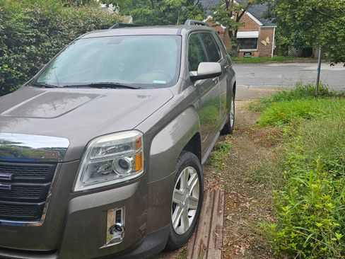 Used 2011 GMC Terrain SLT image 1