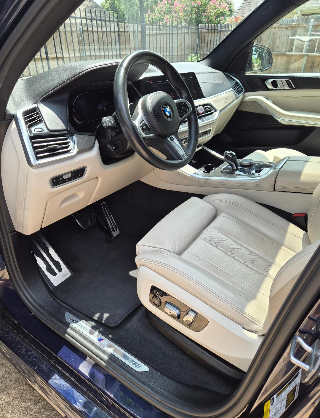 Used 2020 BMW X5 sDrive40i w/ M Sport Package RWD image 2