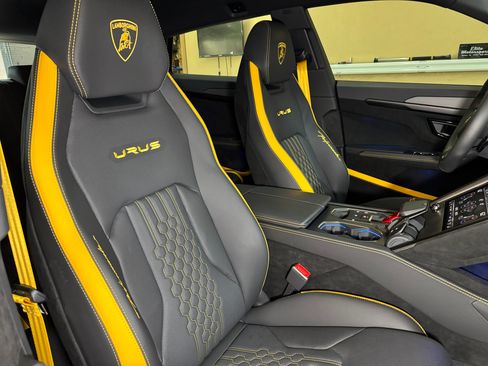 Used 2024 Lamborghini Urus Performante image 31