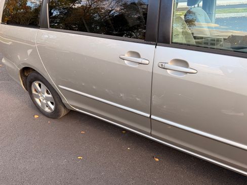 Used 2005 Toyota Sienna LE image 16