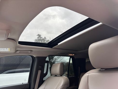 Used 2019 Ford Expedition Max XLT w/ Equipment Group 202A image 8