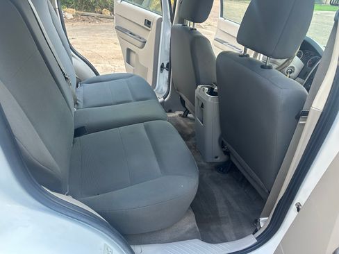 Used 2011 Ford Escape XLS w/ 102A Rapid Spec Order Code FWD image 8