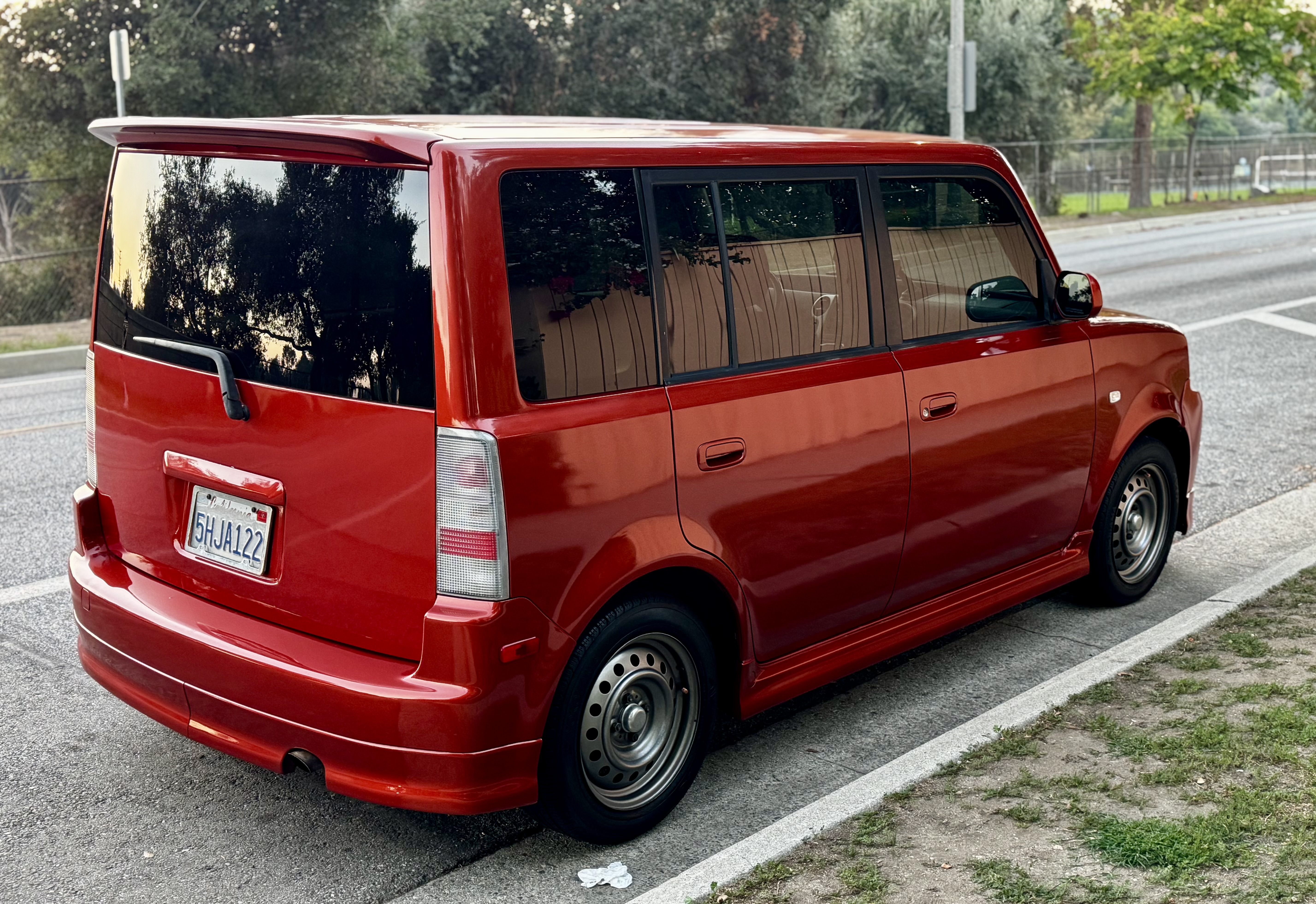 Used 2004 Scion xB FWD image 1