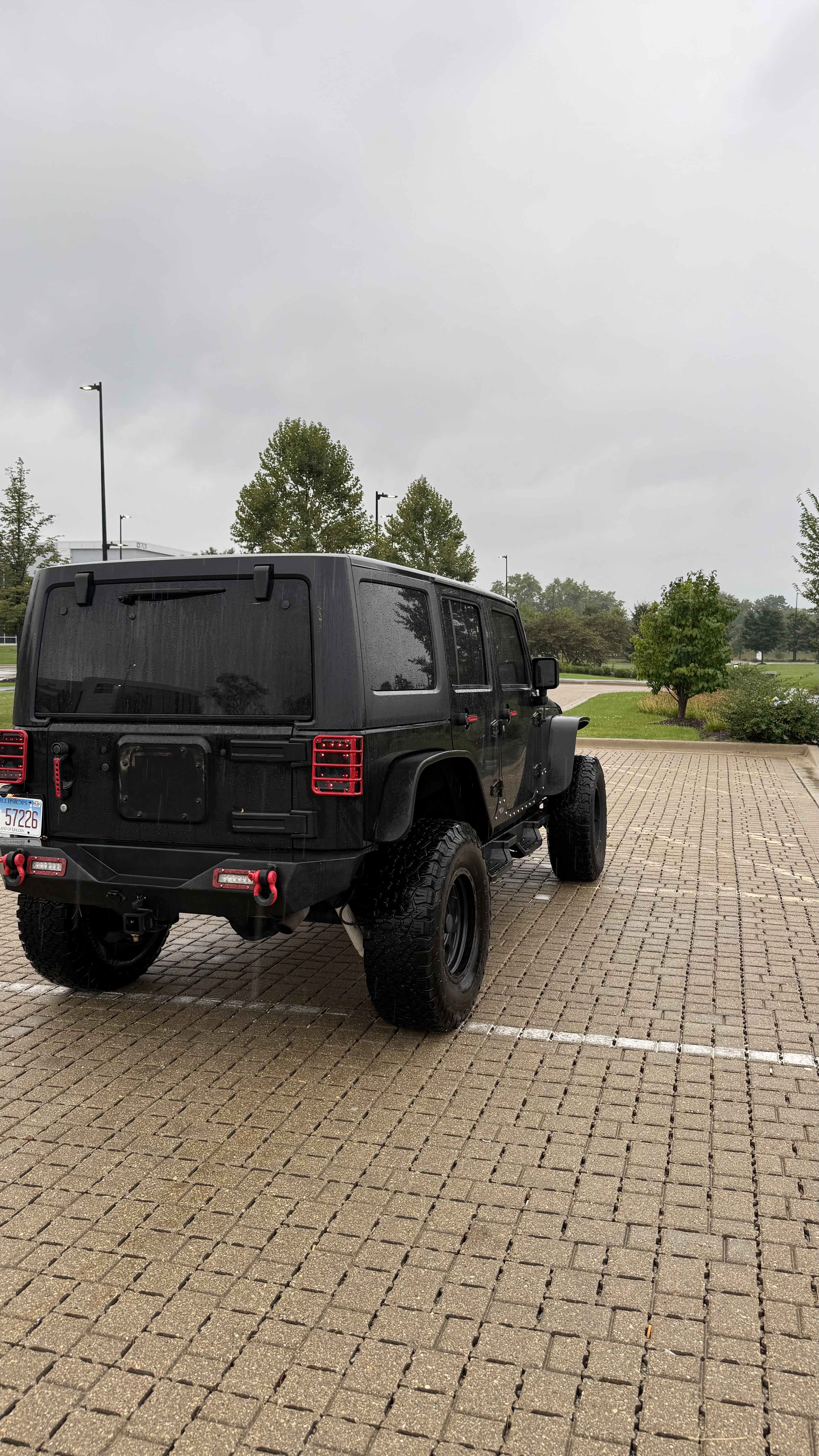 Used 2014 Jeep Wrangler Unlimited Sahara w/ Mopar Chrome Edition Group AWD/4WD image 9