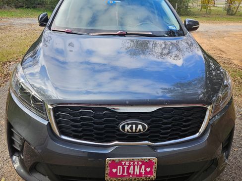 Used 2020 Kia Sorento LX image 4