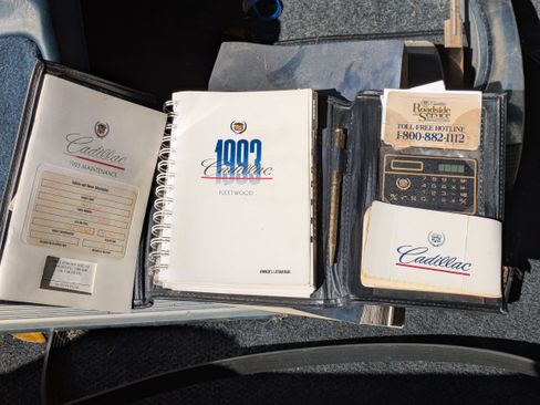 Used 1993 Cadillac Fleetwood Sedan image 24