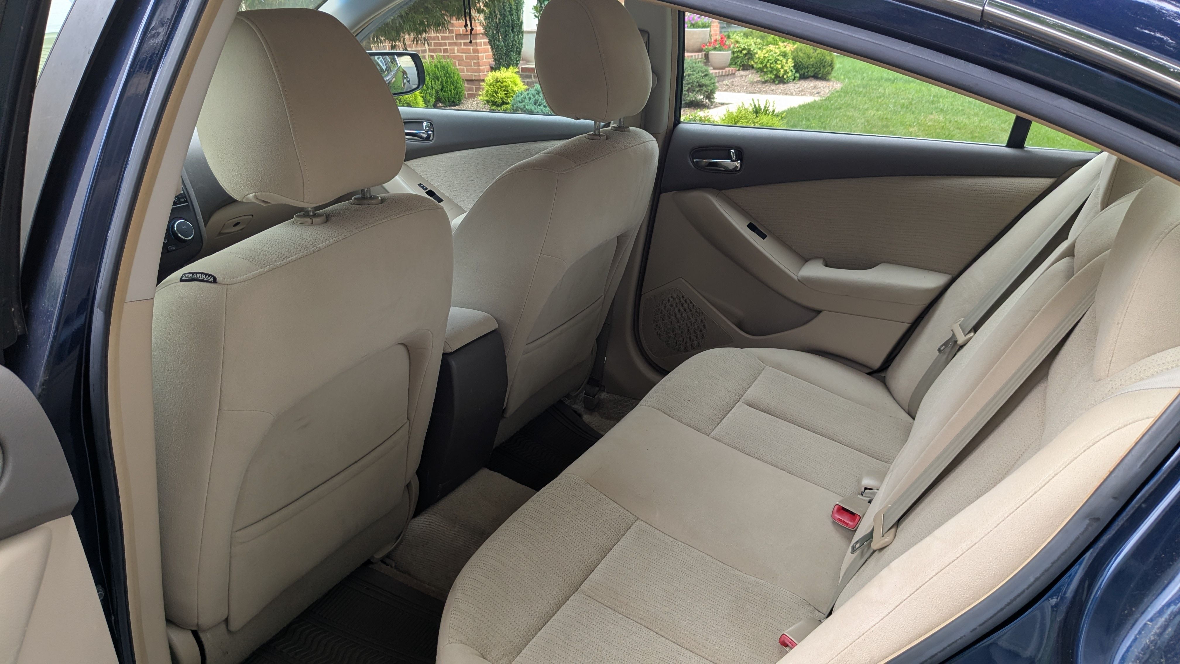 Used 2010 Nissan Altima 2.5 S FWD image 11