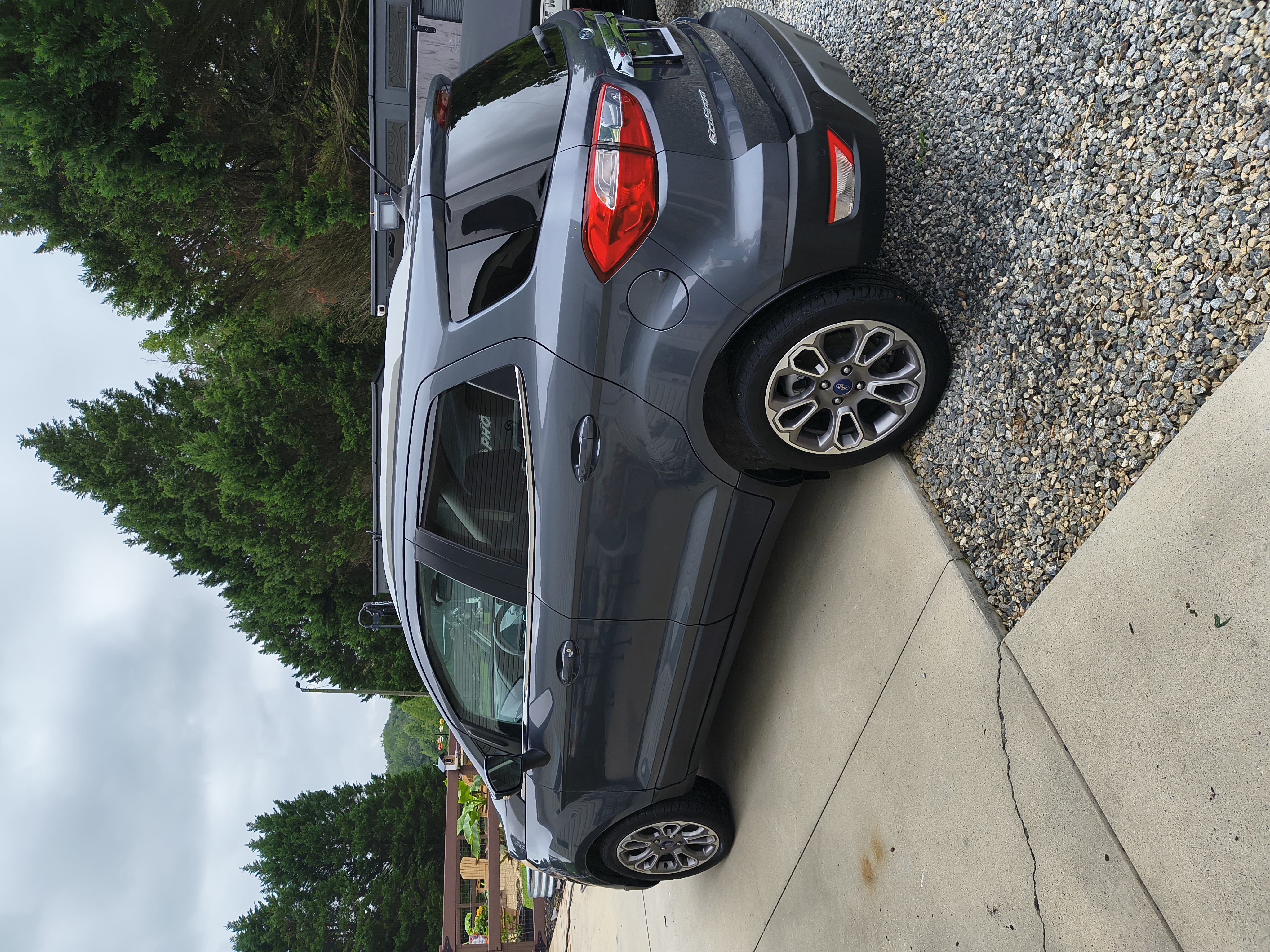 Used 2018 Ford EcoSport Titanium FWD image 2