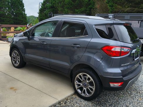 Used 2018 Ford EcoSport Titanium FWD image 2